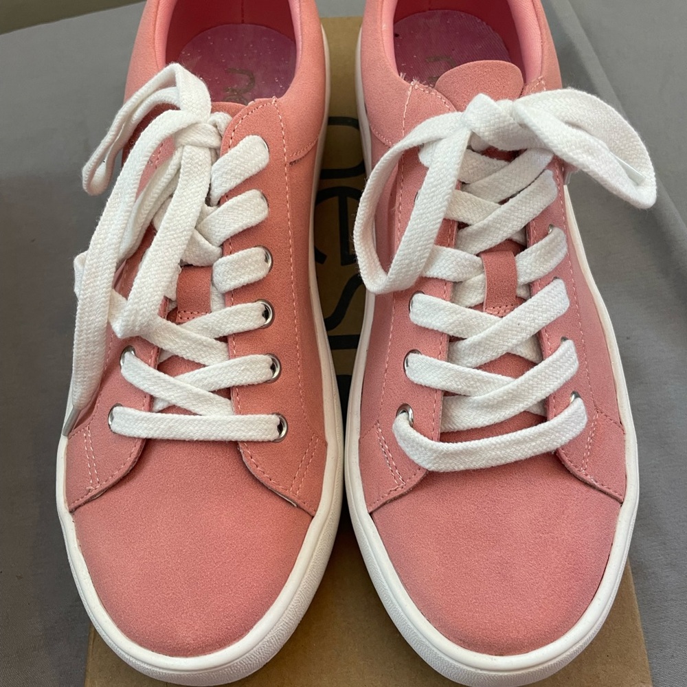 NEST Fragrances Pink and White Sneakers Casual Comfort